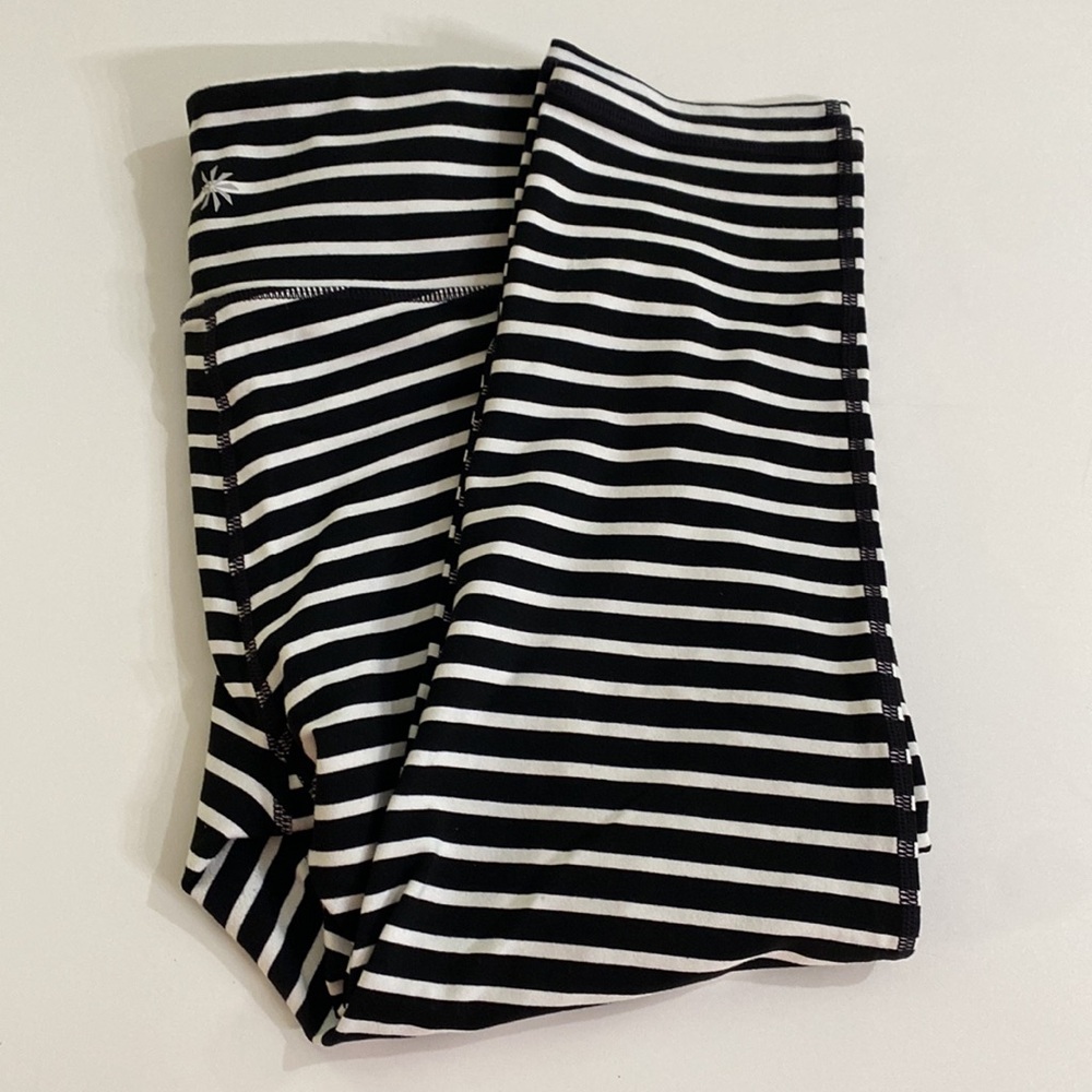 Athleta Stripes Chaturanga Capri leggings size small very gently used - Picture 3 of 10